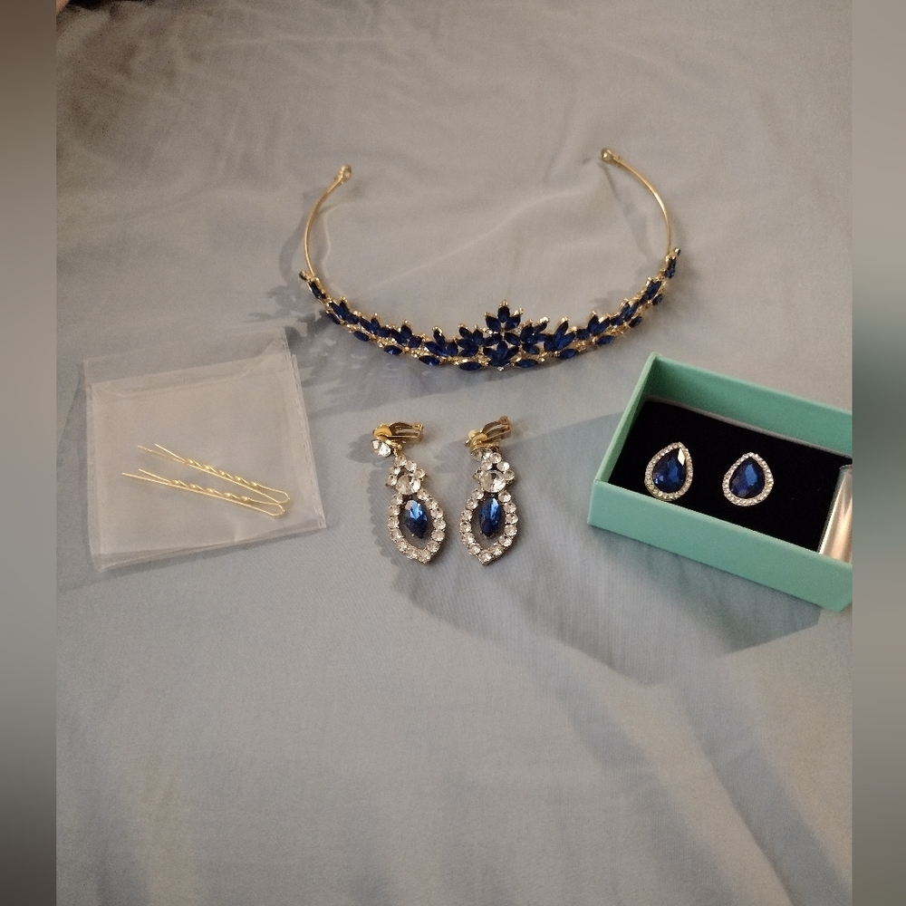 Elegant Blue and Gold Hair Accessory Set